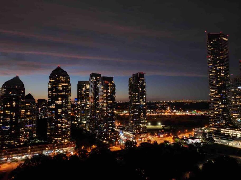 Deluxe Suite Toronto Exteriör bild
