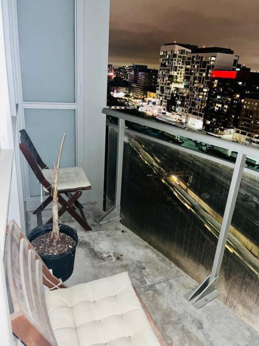 Deluxe Suite Toronto Exteriör bild